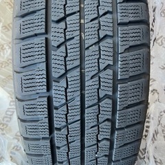 グッドイヤー製　アルミ付きスタッドレス4本セット