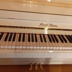 ホワイト　ピアノ