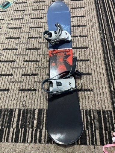 取引中スノーボードセットです。