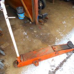 バンザイ社5トンガレージジャッキ、引き取り出来る方