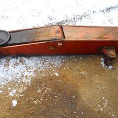 バンザイ社5トンガレージジャッキ、引き取り出来る方