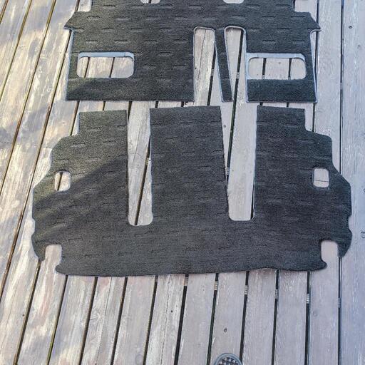 CV1W デリカD5 純正フロアマット+2列目用マット 引取可能な方