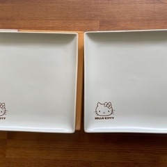 【決まりました】キティちゃんの四角いお皿（18.5㎝四方）2枚セ...