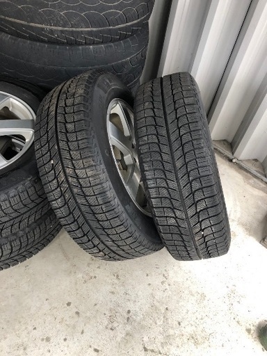 215/60R16 高年式バリ溝‼️ スタッドレスタイヤ4本セット バリ山】215