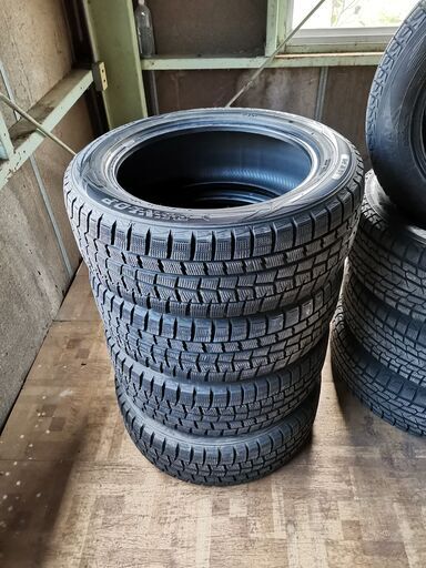 ダンロップ スタッドレスタイヤ WINTERMAXX 215/55R17 2017年製 中古4本