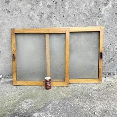 古い木枠の硝子戸　ガラス引き戸　2枚組　インテリア　カフェ