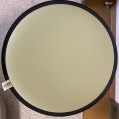 SPINの回転昇降式テーブルとスツール