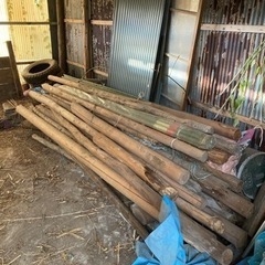 丸太　柱　木材