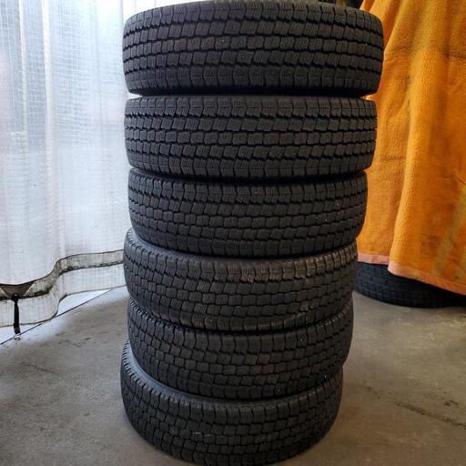 205／70R16 111／109LT トラック用スタッドレス 6本 中古