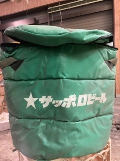 ビア樽入れ