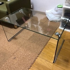 ガラス　ローテーブル