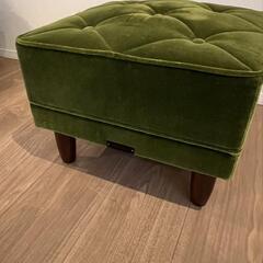 カリモク60 Kチェア 2シーター モケットグリーン オットマン付き
