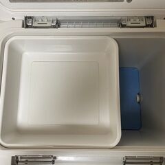 シマノ　SHIMANO　クーラーボックス　１７L　ピュアホワイト