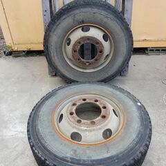 ブリヂストン　スタッドレスタイヤ　2本　11R22.5　16PR