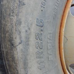 ブリヂストン　スタッドレスタイヤ　2本　11R22.5　16PR