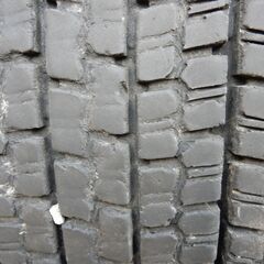 ブリヂストン　スタッドレスタイヤ　2本　11R22.5　16PR