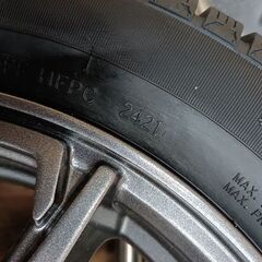 スタッドレスタイヤ　4本セット　新品未使用　室内保管　14インチ