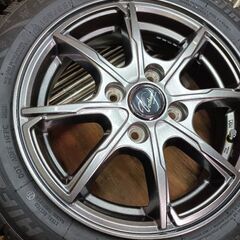 スタッドレスタイヤ　4本セット　新品未使用　室内保管　14インチ