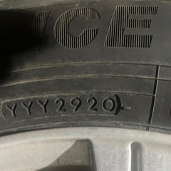 日産セレナ　スタッドレス