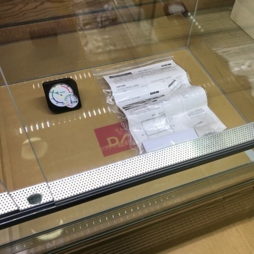 エーハイム レプタイルケージとLEDライトのセット①