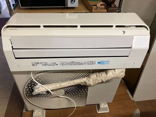 ☆中古￥26,800！【会員価格￥23,800】TOSHIBA　ルームエアコン　家電　2018年製　RAS-E255ART(W)型　【BL092】