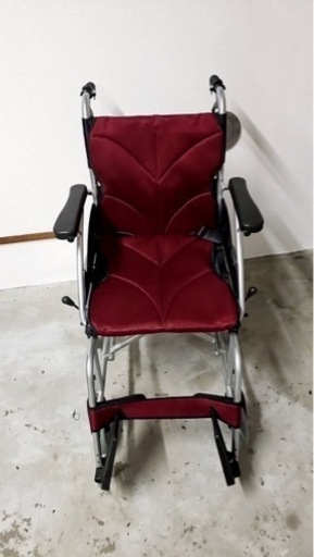 車椅子 カーボンスチール製折りたたみ式 超軽量