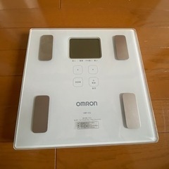 OMRON 体重計