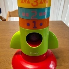 コンビのおもちゃ　ロケット型