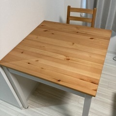 IKEAテーブル　イス
