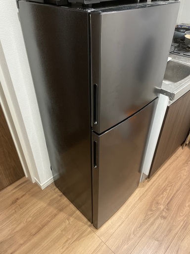1年使用　一人暮らし冷蔵庫　2ドア138L