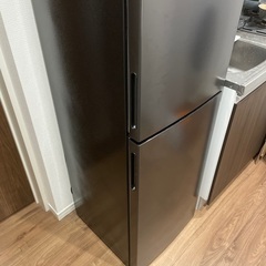 1年使用　一人暮らし冷蔵庫　2ドア138L