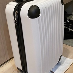 スーツケース 白　トラベルハウス　機内持ち込み34L