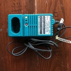 makita マキタ 急速充電器 DC9700 現状引き渡し