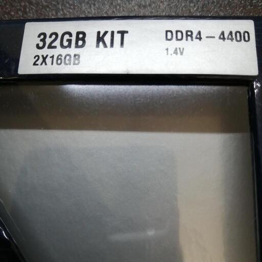 その他 Crucial DDR4-4400MHz 16GB x 2