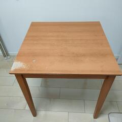 木製テーブル（70cm×70cm×74cm）