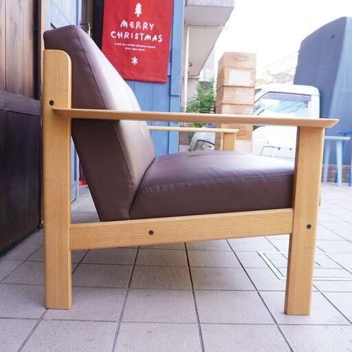 karimoku(カリモク家具)のW13モデルの2人掛けソファーです。フレームにはオーク無垢材を使用しておりシンプルな北欧スタイルなどに♪省スペースに最適なコンパクトサイズの2シーターソファ♪CL132