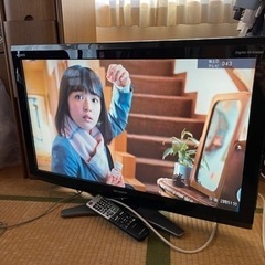 シャープ32型液晶テレビ★LC-32E7