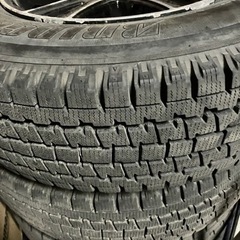 お話中 ハイエース スタッドレス4本