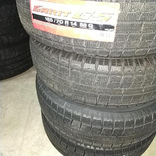 ほぼ新品　スタッドレス　トーヨータイヤ GARIT G5　185/70R14