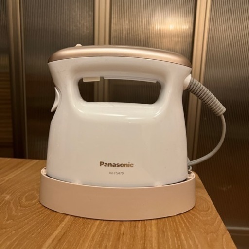 パナソニック　衣類スチーマー　NI-FS470