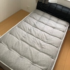 ニトリで購入した1年使用のセミダブルベッド