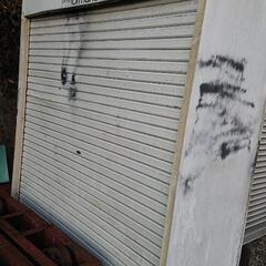 シャッター式鍵付きタイヤラック、物置も出来ると思います❗