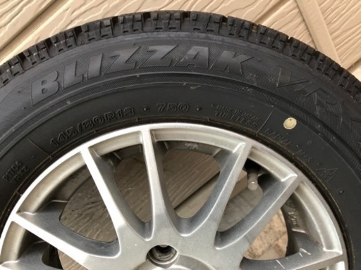 決まりました】ダイハツ タント スタッドレスタイヤアルミホイール  