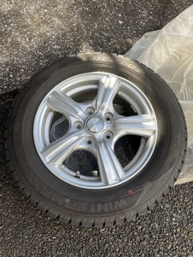 NOAH VOXY 80系 DUNLOP winterMAX02 スタッドレスタイヤ 195/65R15
