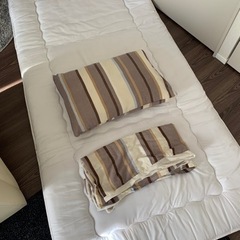 敷布団・枕セット（使用10回程度）