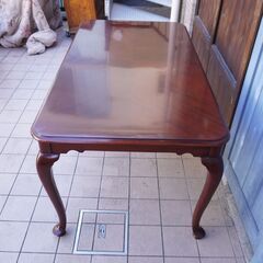 IDC OTSUKA(大塚家具)のQUEEN ANNE(クイーンアン) ダイニングテーブル