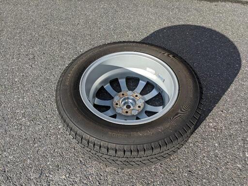 スタッドレスタイヤ 185/60r15 トヨタセリナ、ホンダフリード
