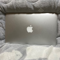MacBook air 2011年製です