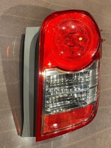 美品✨ カローラフィールダー LEDテール 右 後期