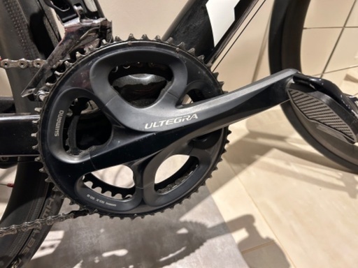 ロードバイク フレーム:FUJI、コンポ:ULTEGRA、ホイール:DURA-ACE